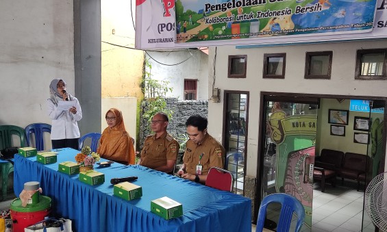 Sosialisasi Daur Ulang Sampah di Kelurahan Teluk Lerong Ulu