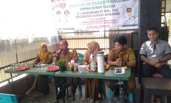 Sosialisasi Pengelolaan Sampah Rumah Tangga di Kawasan Teluk Lerong Ulu